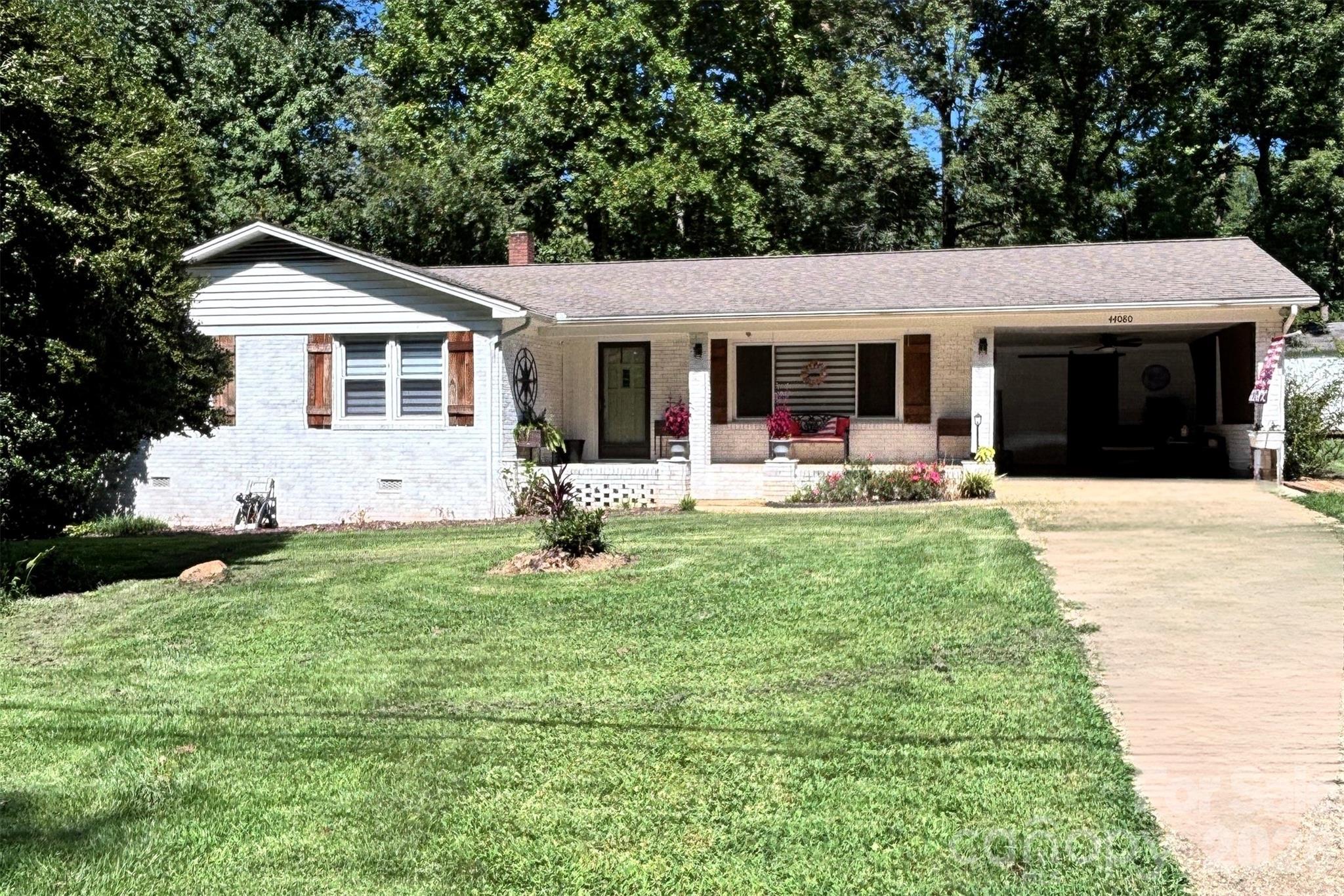 44080 Woodhurst Road — photo