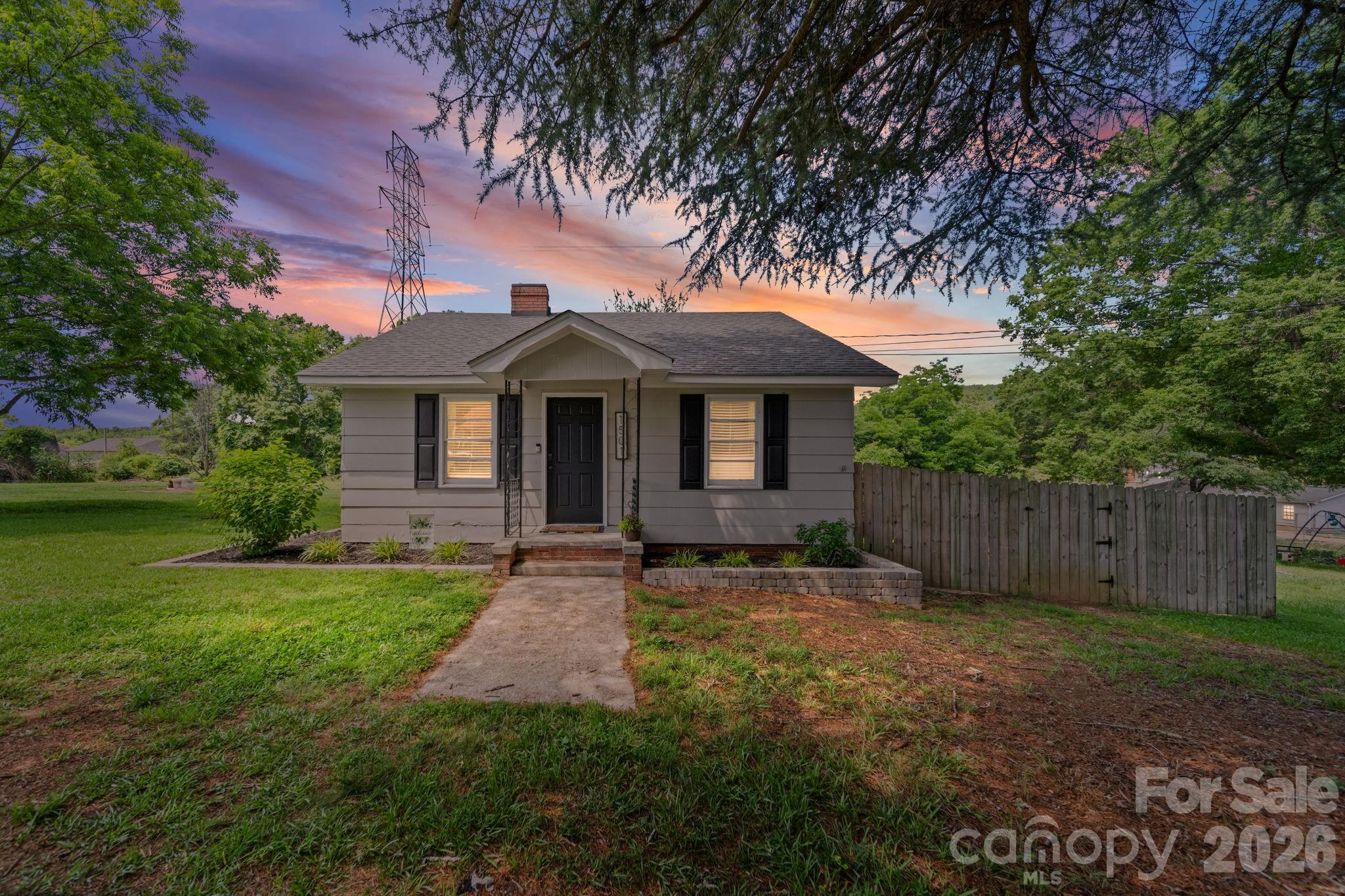1501 Highland Avenue — photo