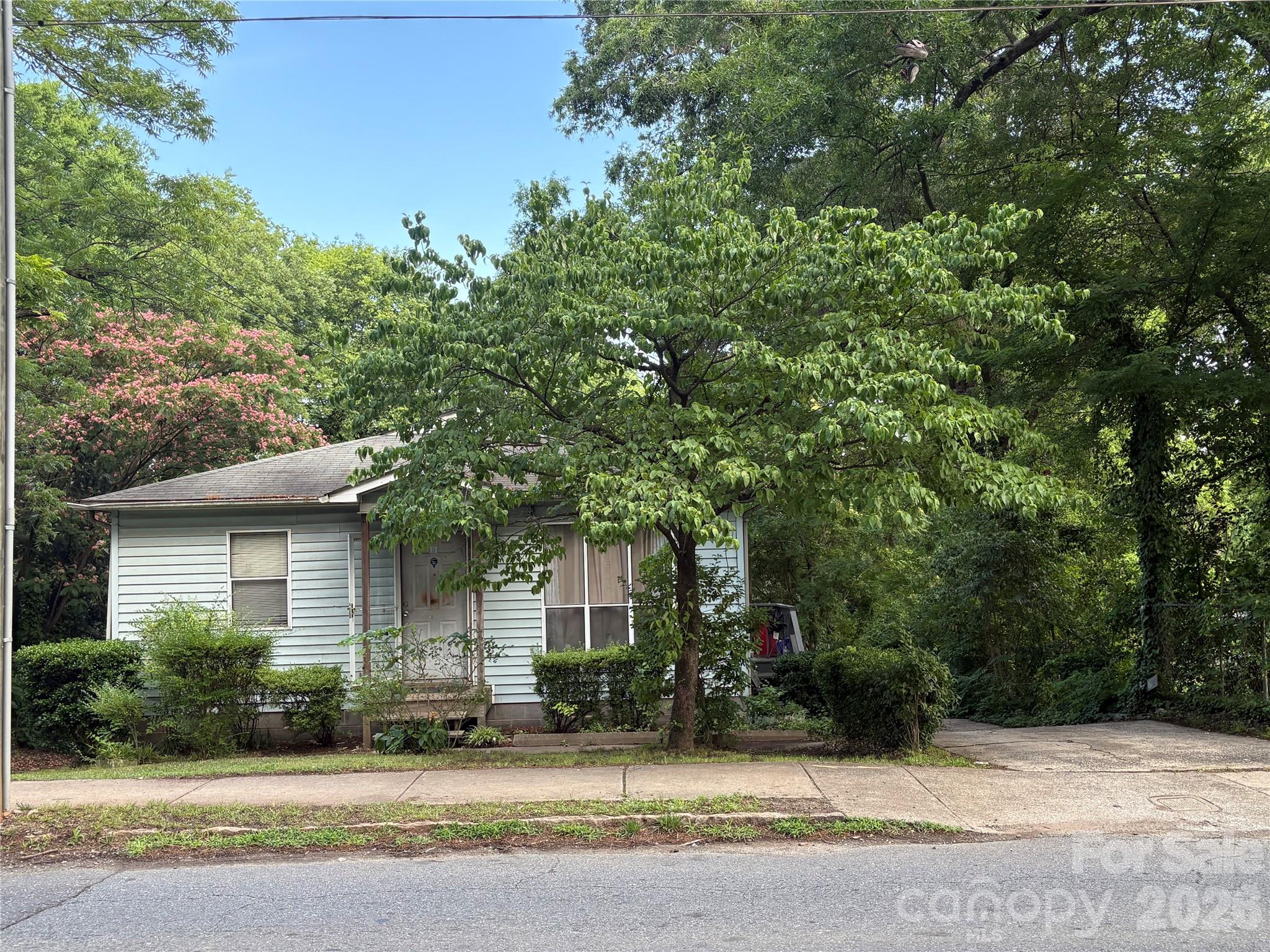 1304 N Davidson Street — photo