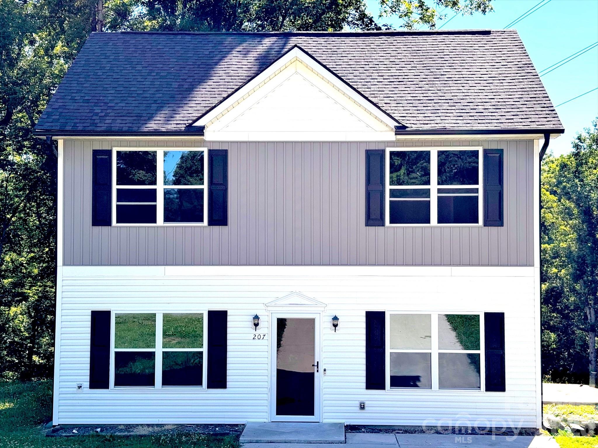 207 Freedom Drive — photo