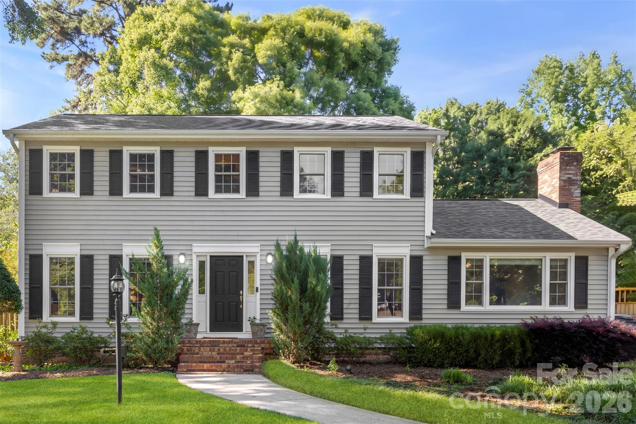 2106 Kings Drive — photo