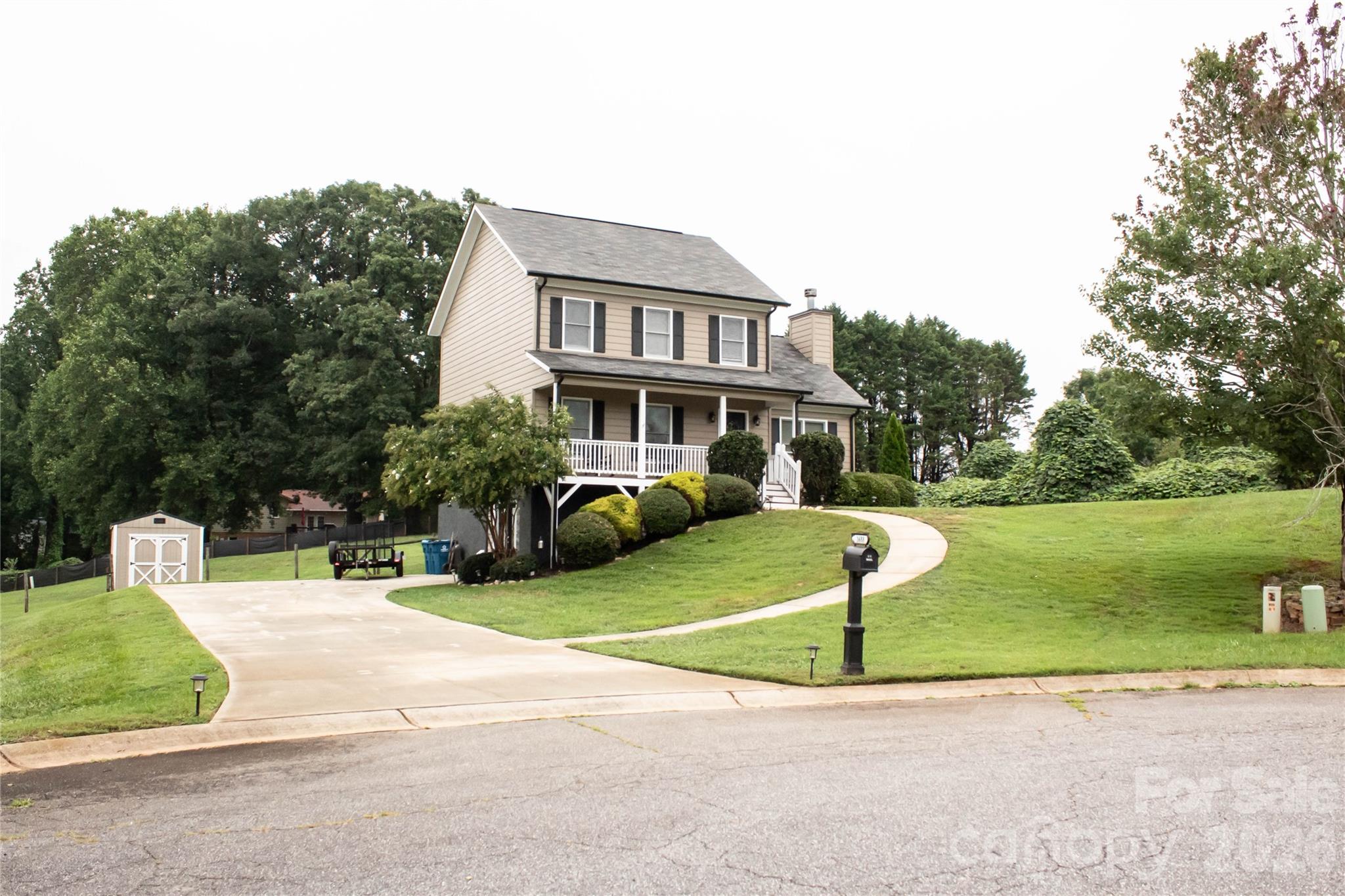 1688 Buffett Circle — photo