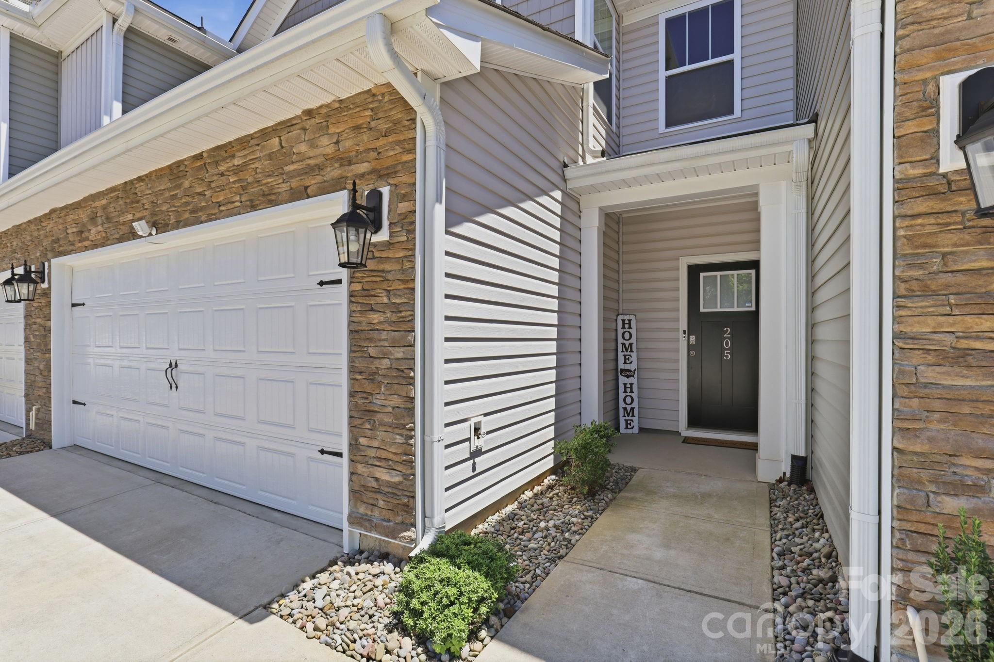 205 Reynard Trail — photo