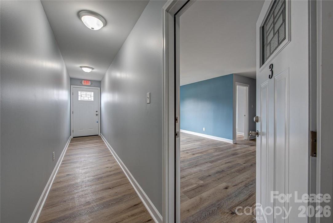1048 Avondale Road 17 — photo