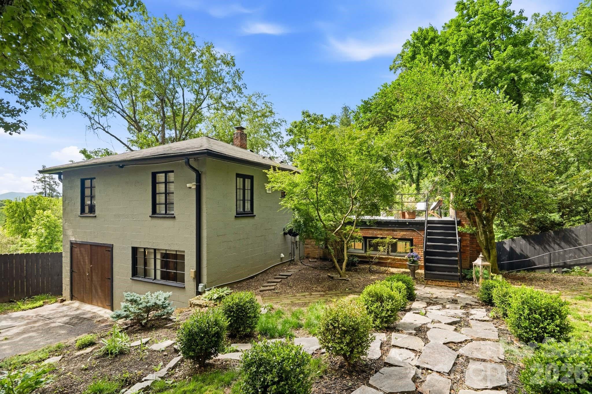 38 Aurora Drive — photo