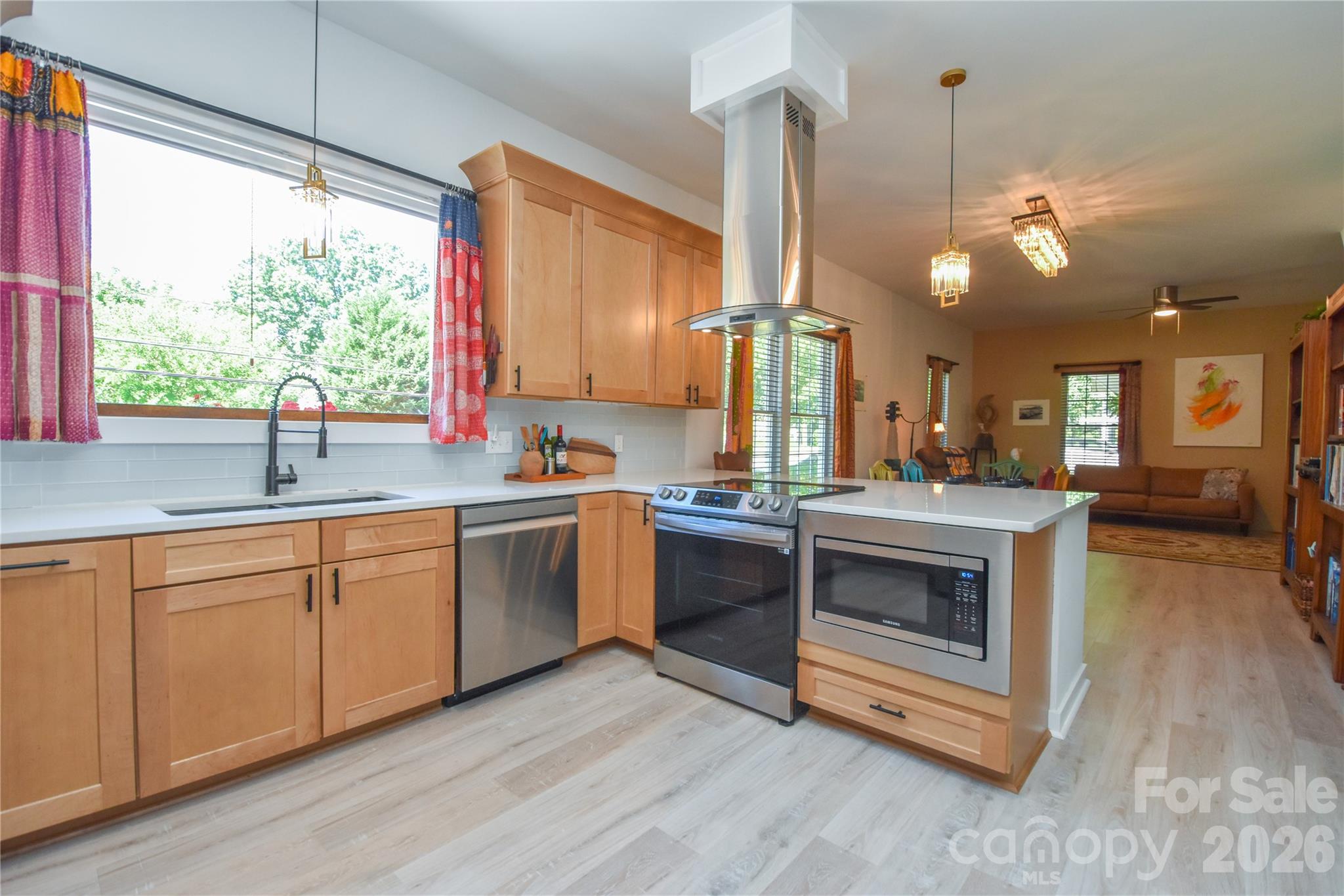 345 W Lowrance Avenue — photo