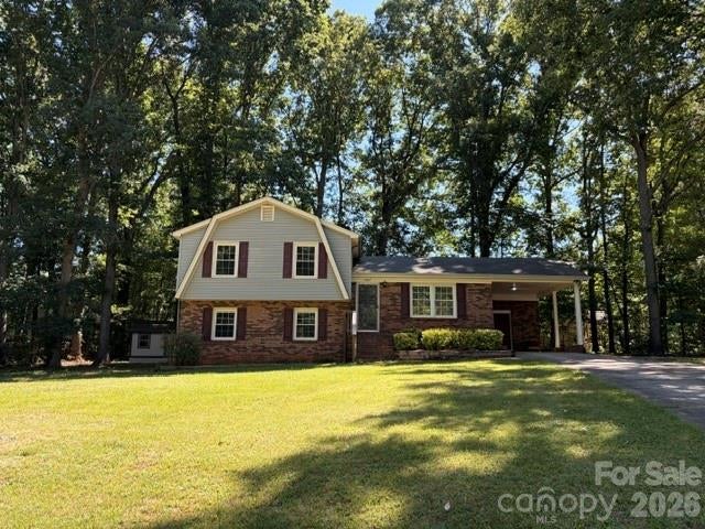 4617 Oakwood Circle — photo