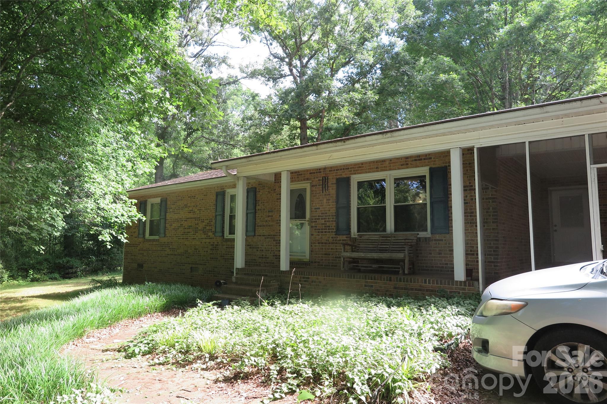 112 Glenn Oaks Drive — photo