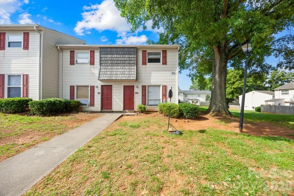 7915 Oak Meadow Court — photo