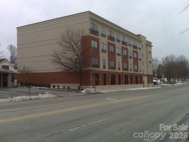 411 W Washington Street 208 — photo