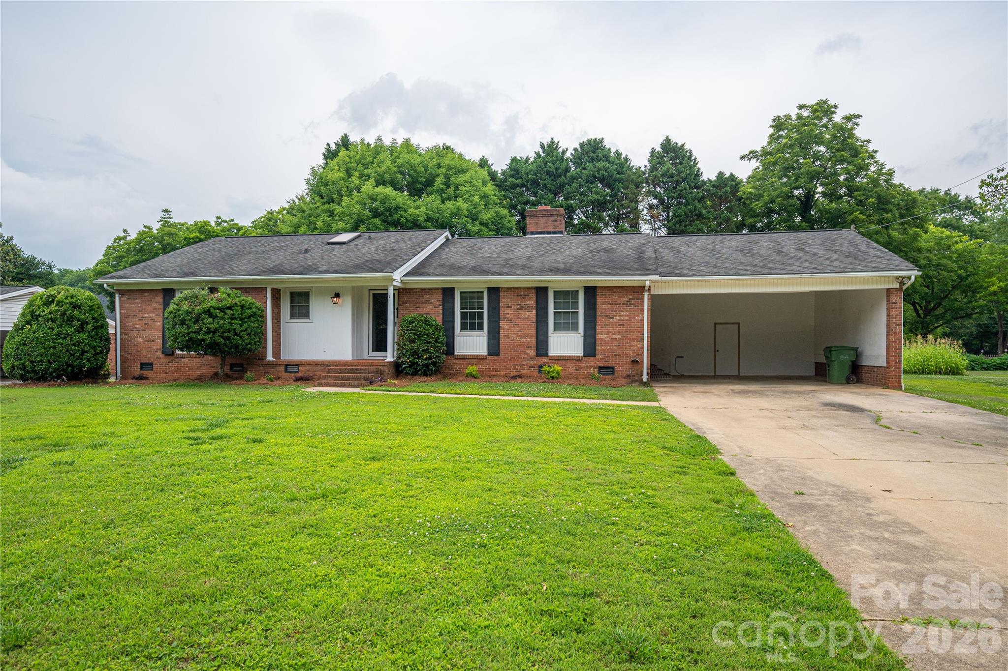 225 Dogwood Drive — photo