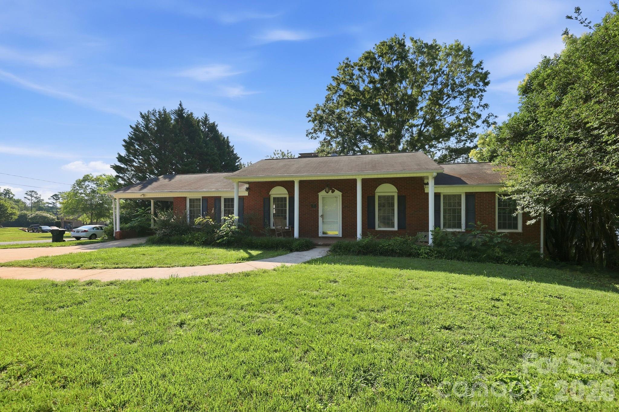 310 Roy Eaker Road — photo