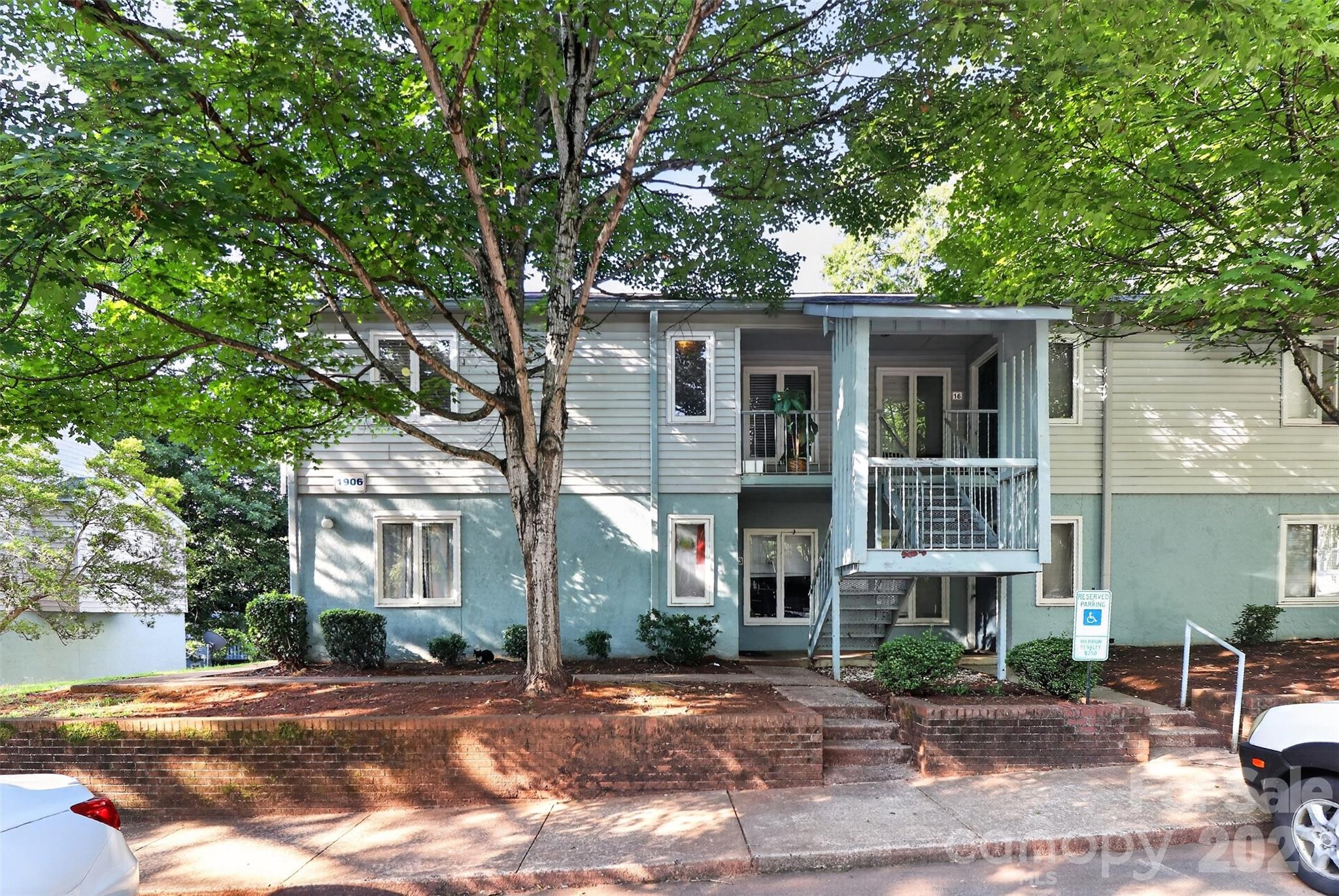 1906 Meadowlark Lane 15 — photo