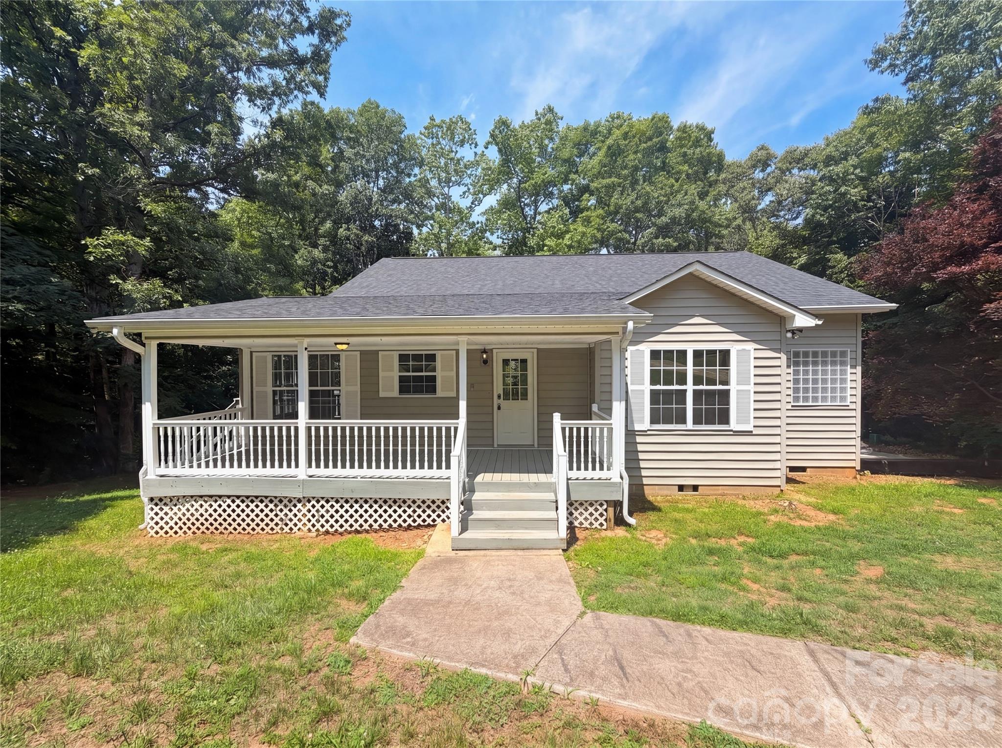 221 Grandview Drive — photo