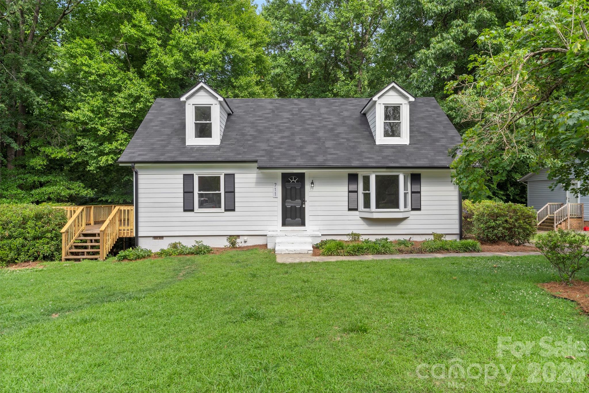 711 King Arthur Drive — photo