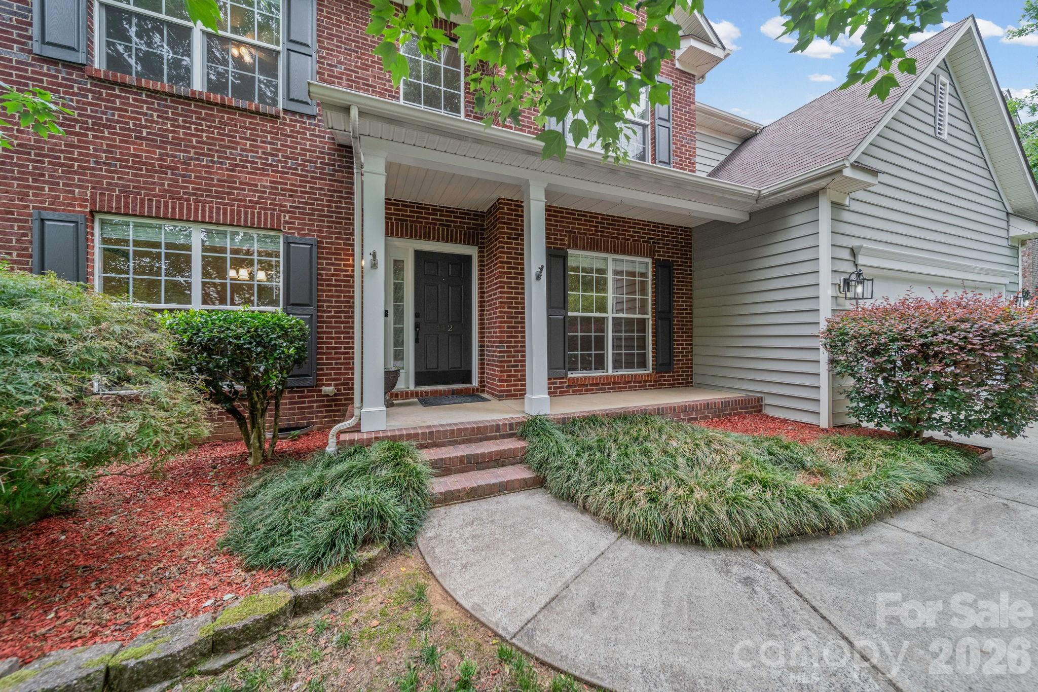 412 Amersham Lane — photo