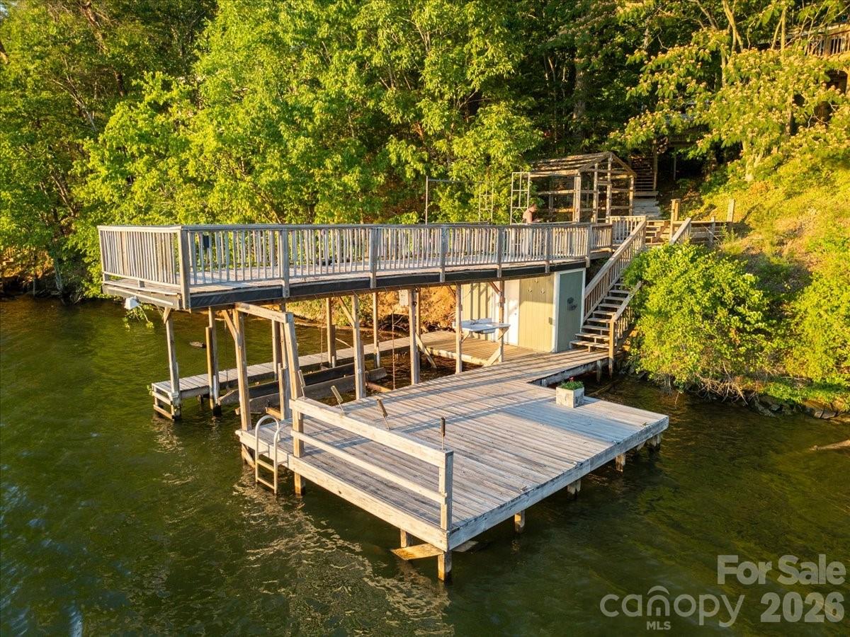 263 Lakewood Circle — photo