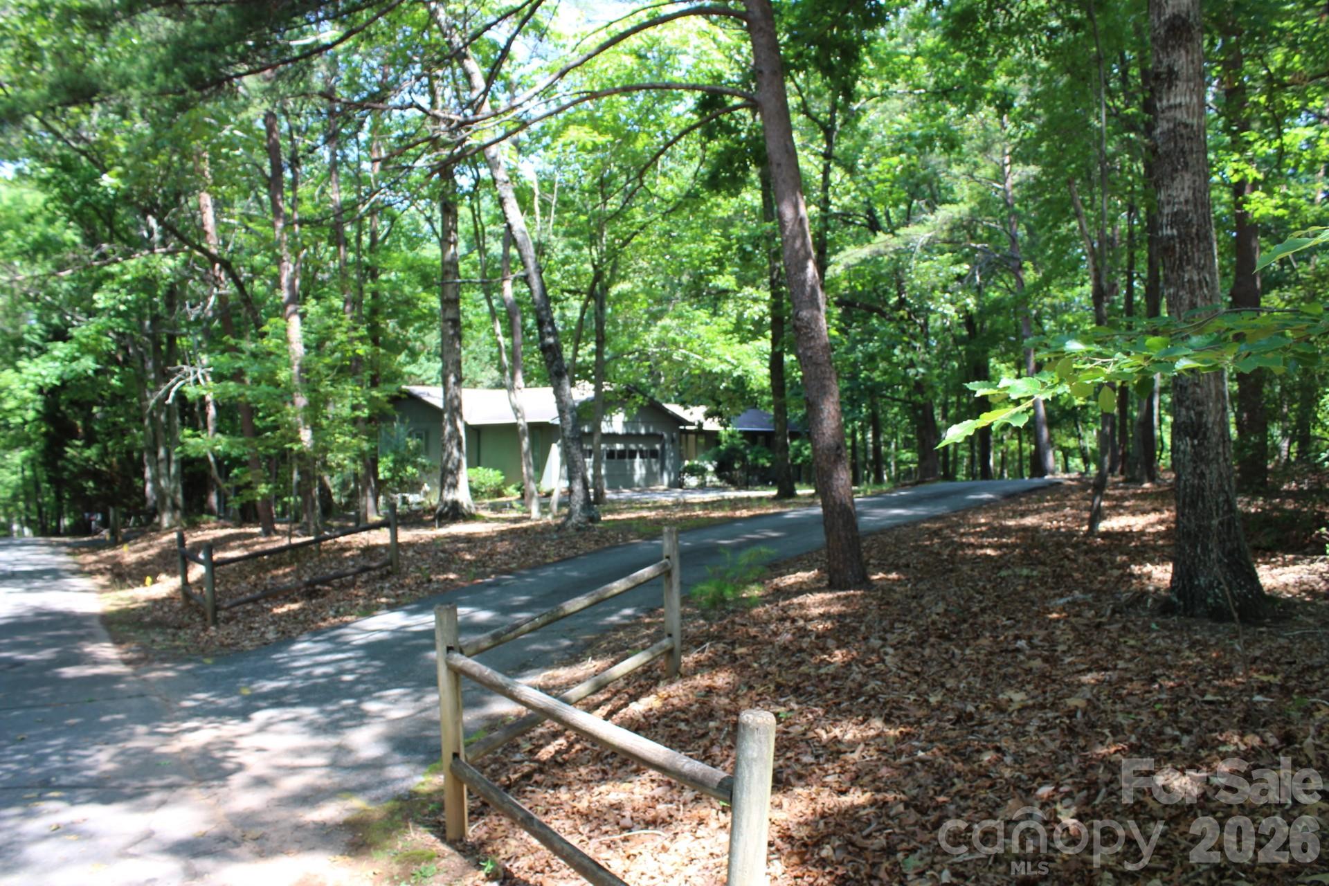 30 Oak Lane — photo