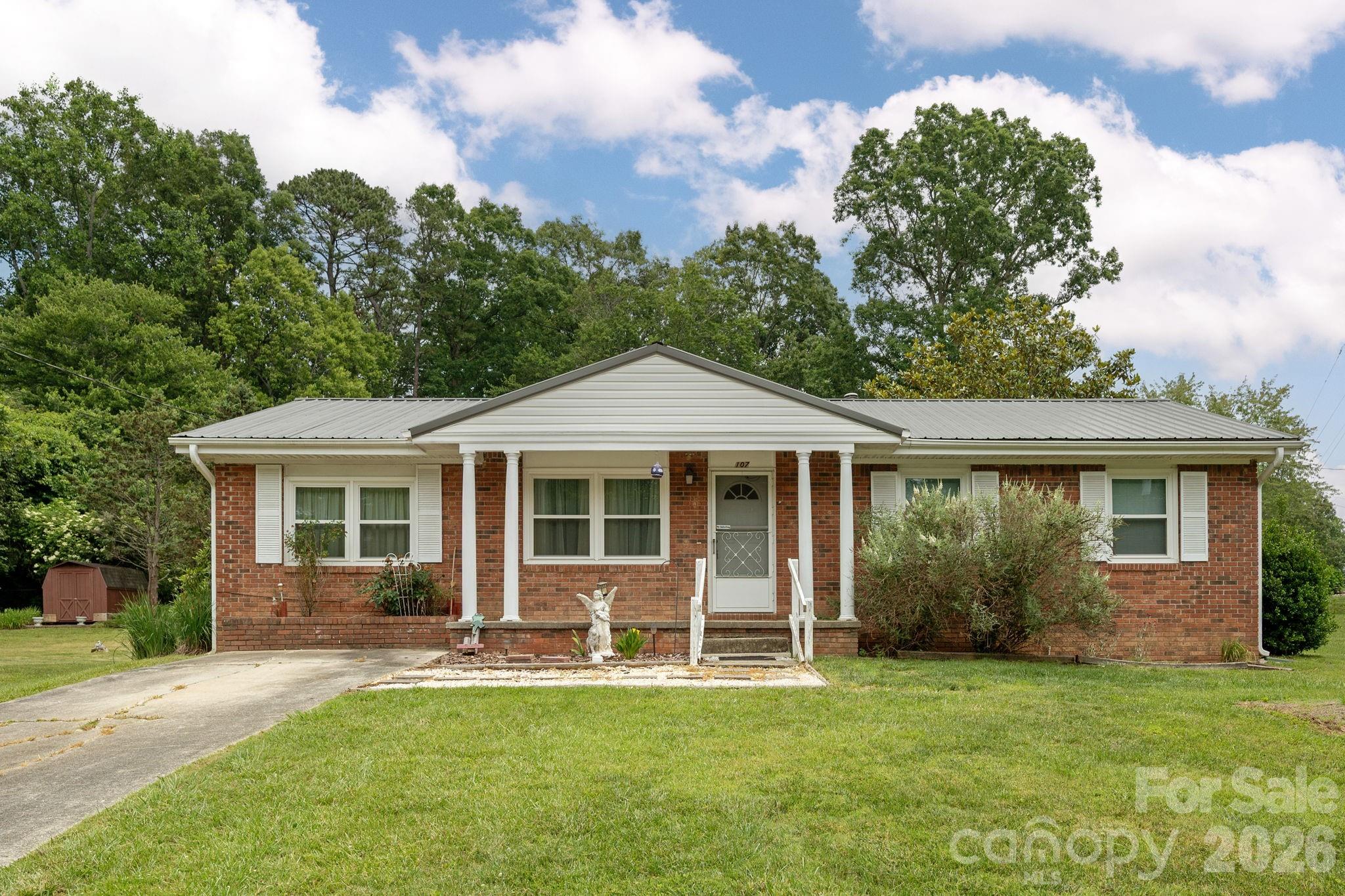 107 Maywood Road — photo