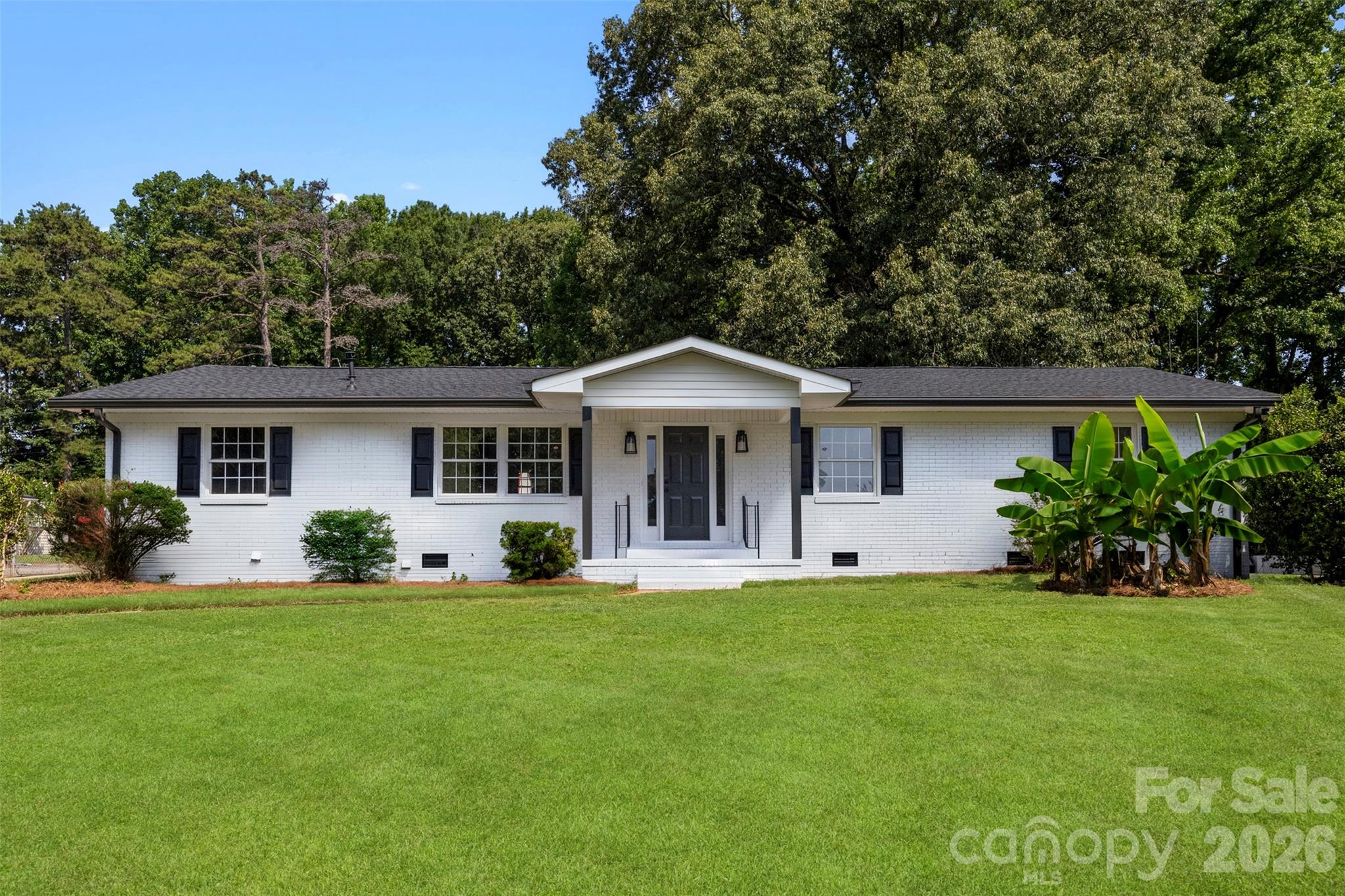 5421 Maplewood Lane — photo