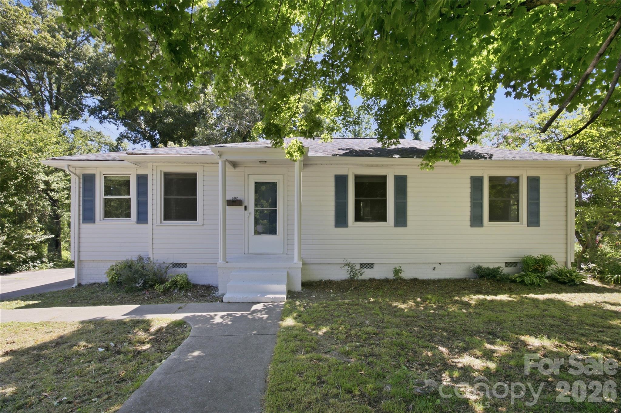 302 Houser Street — photo