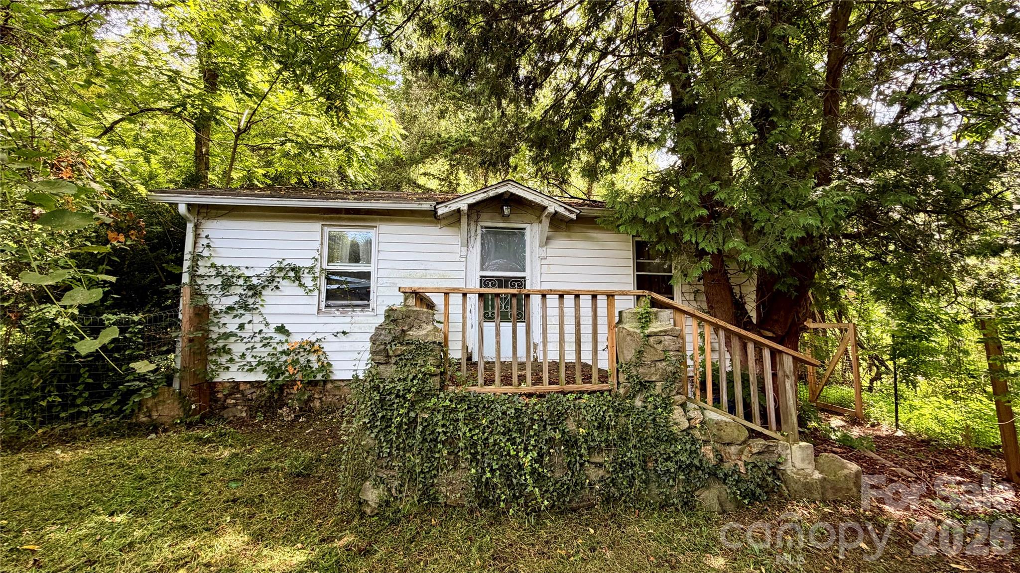 20 Utopia Road — photo