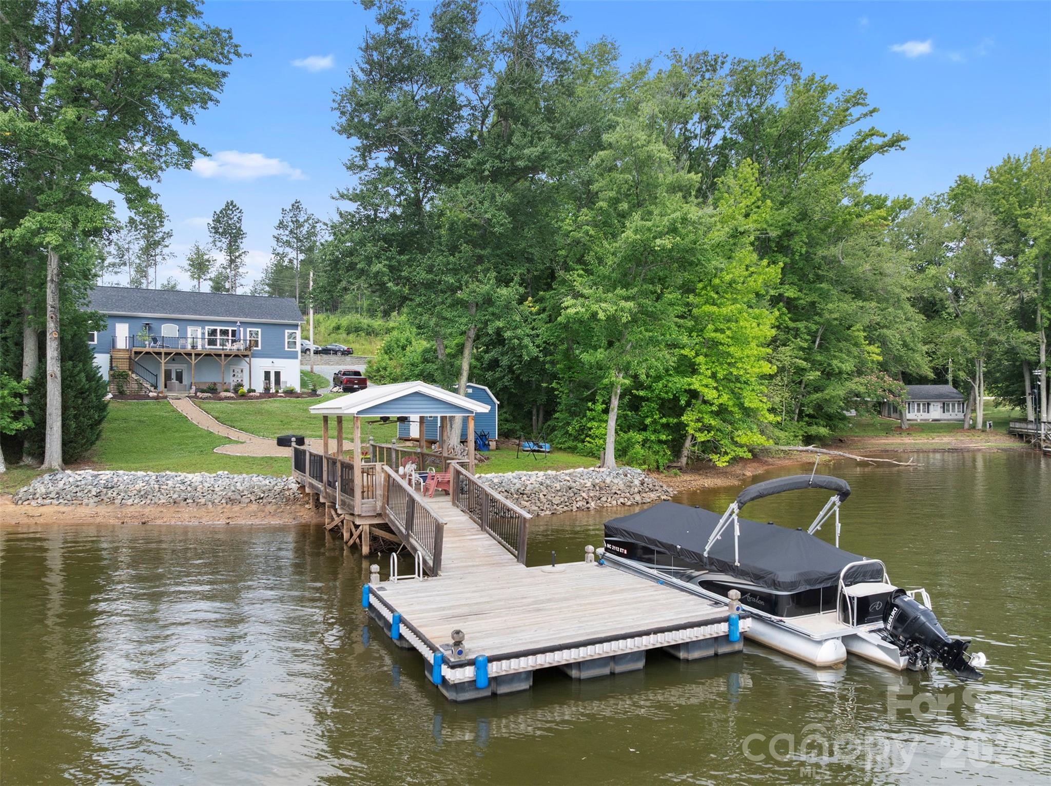 645 Riverside Drive — photo