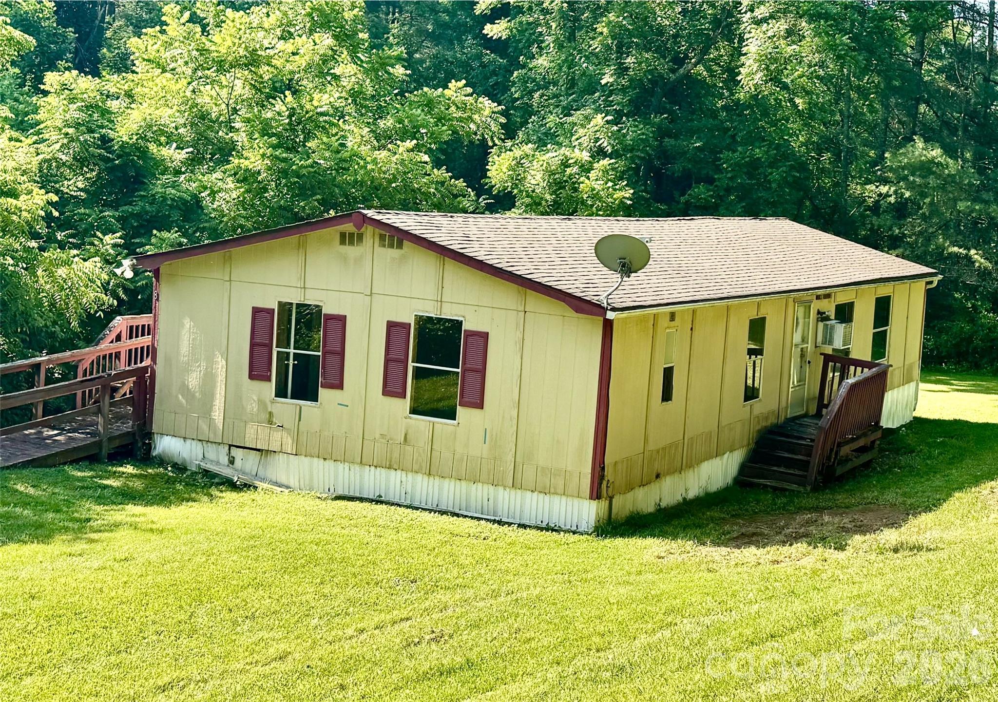8 White Oak Drive — photo