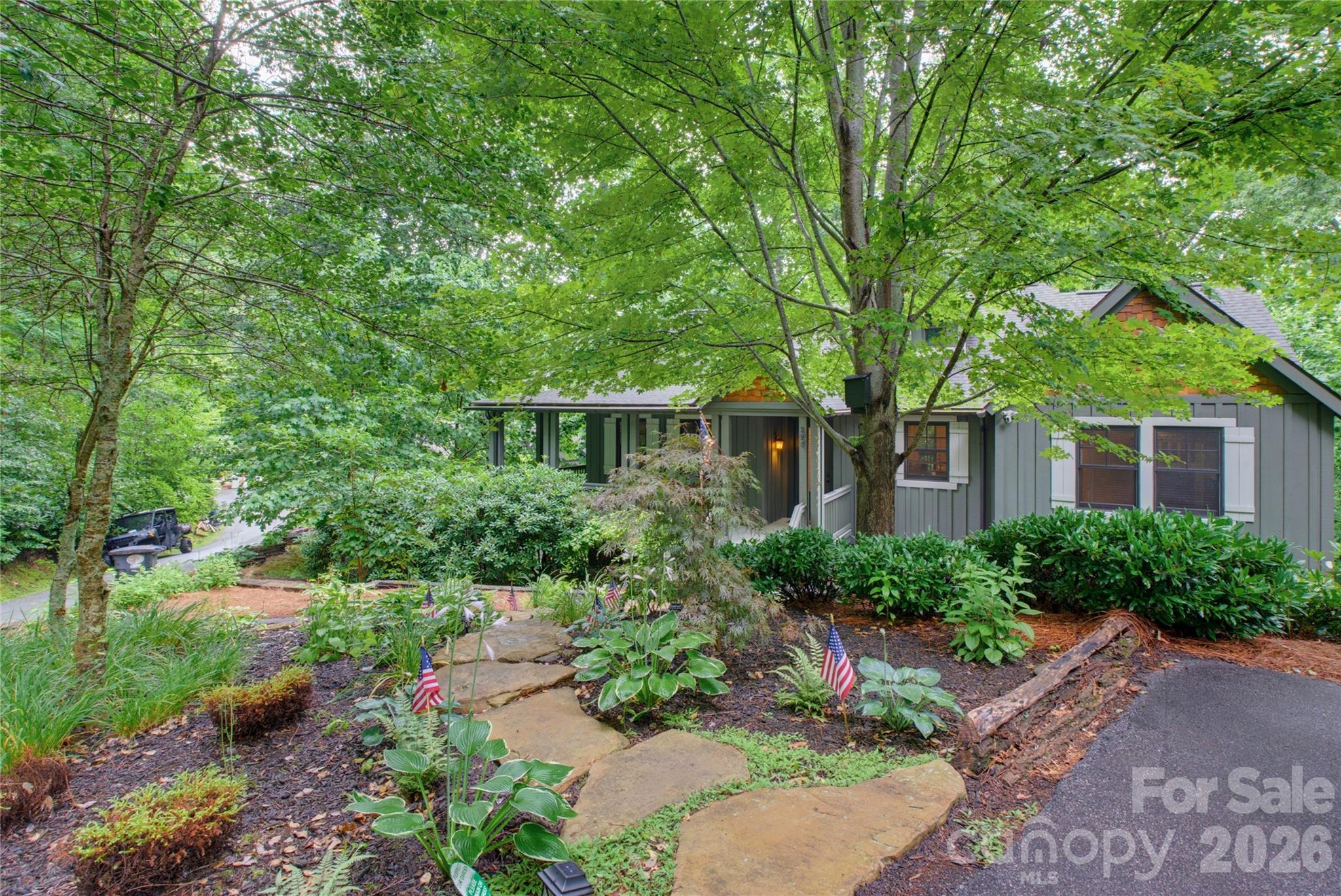 298 Hedgewood Drive — photo