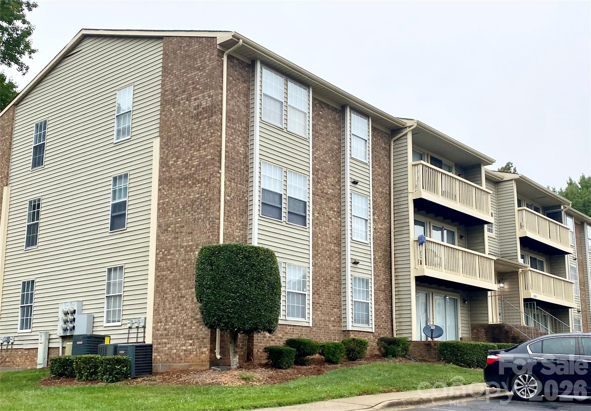1604 Arlyn Circle J — photo