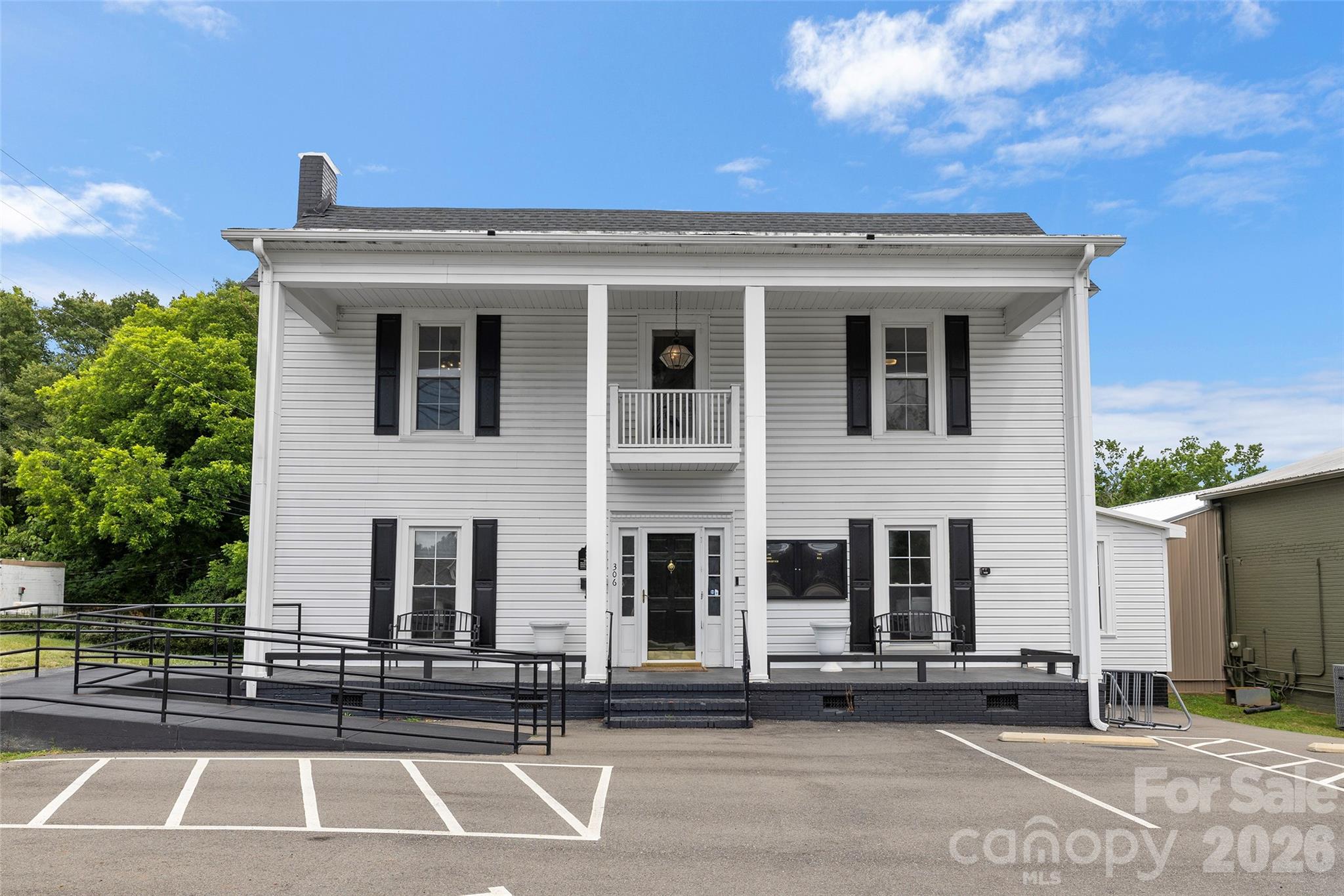 306 N Main Street — photo