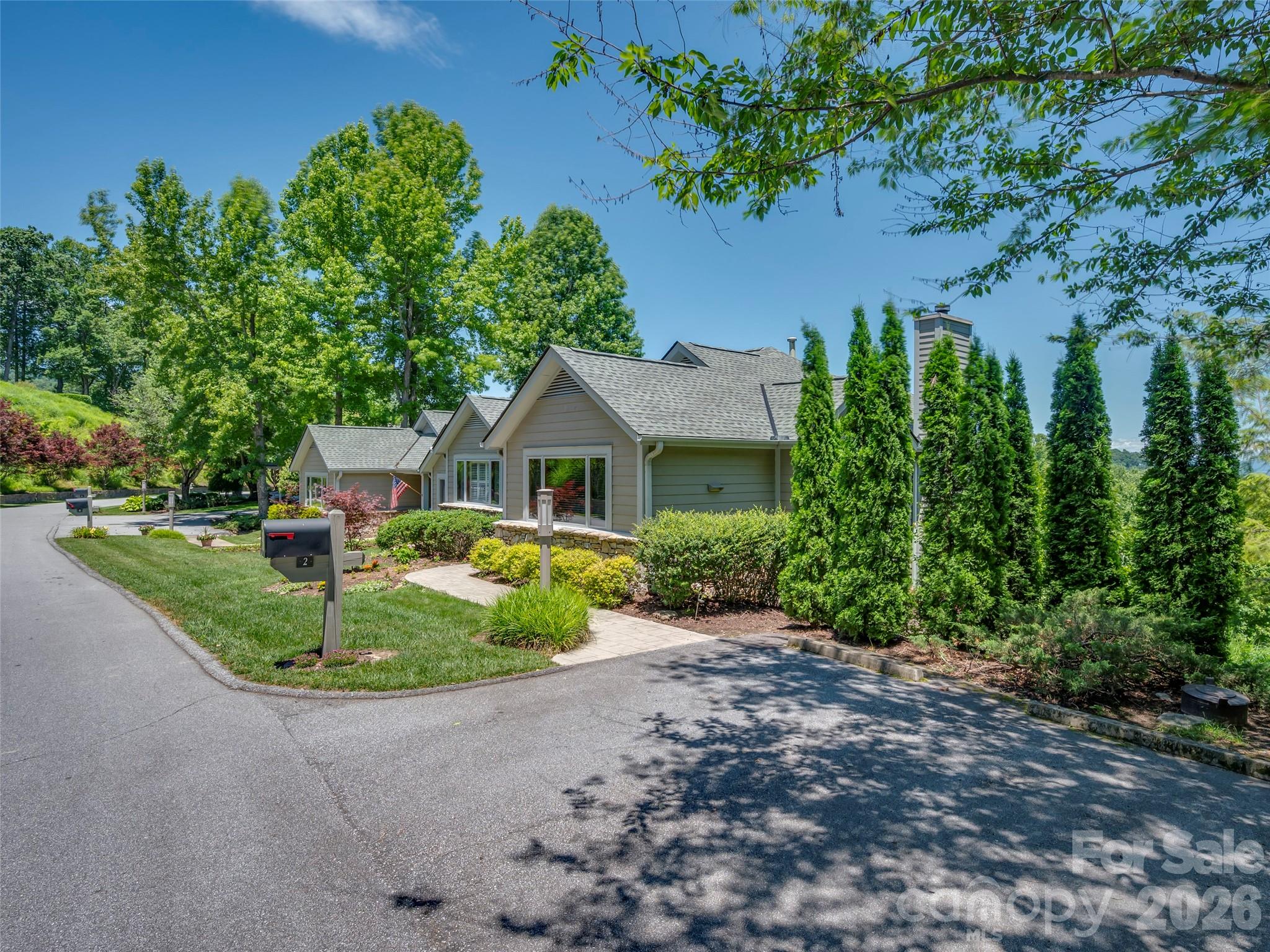 2 Meadow Ridge Lane — photo