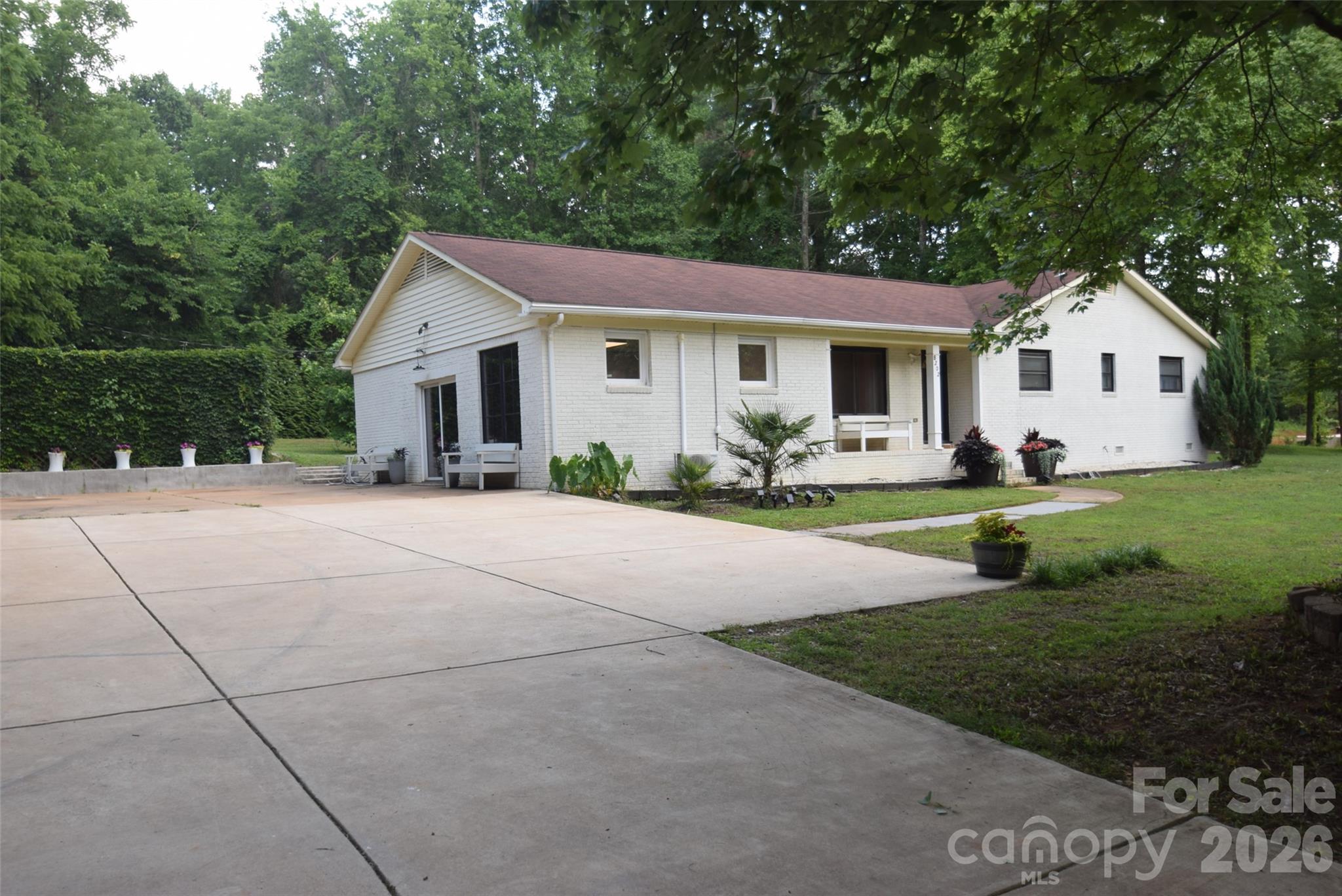 8202 Lawyers Road — photo