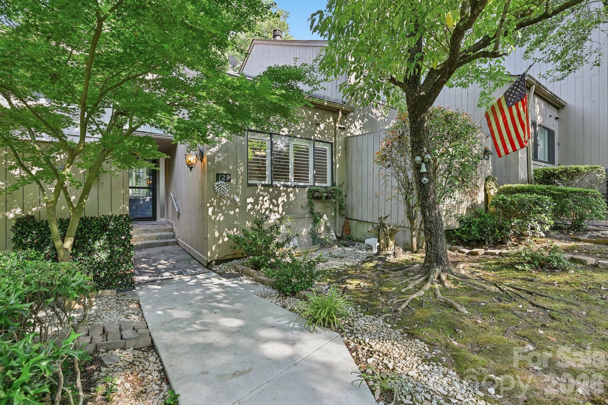 125 Pine Grove Circle — photo