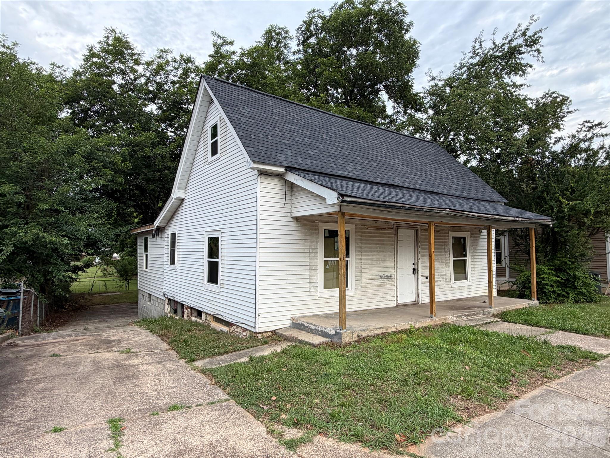 305 W Harrison Street — photo