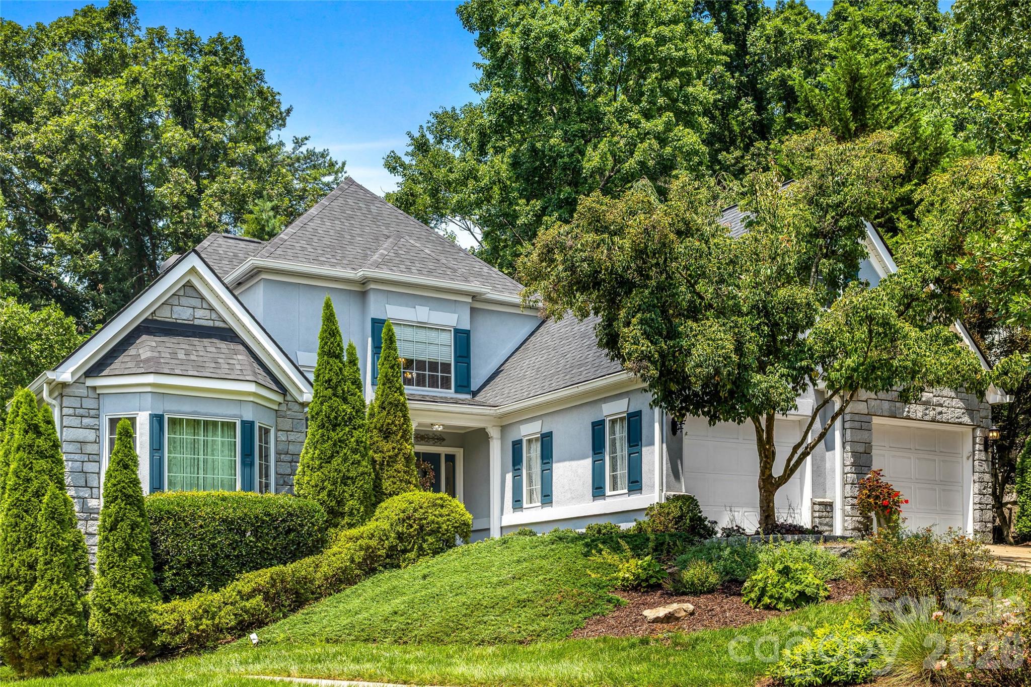 11 Tiverton Lane — photo