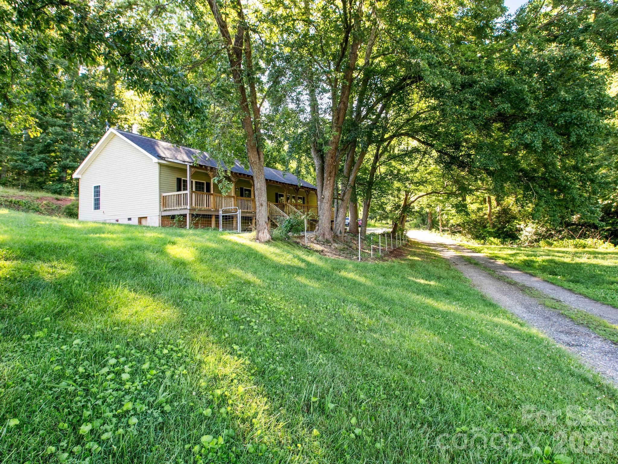 35 Cedar Farm Road — photo