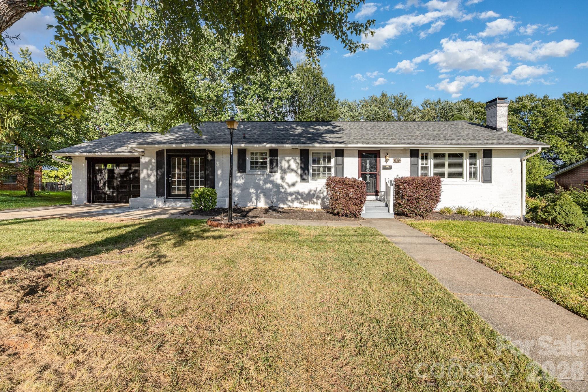 1355 Leheigh Court — photo