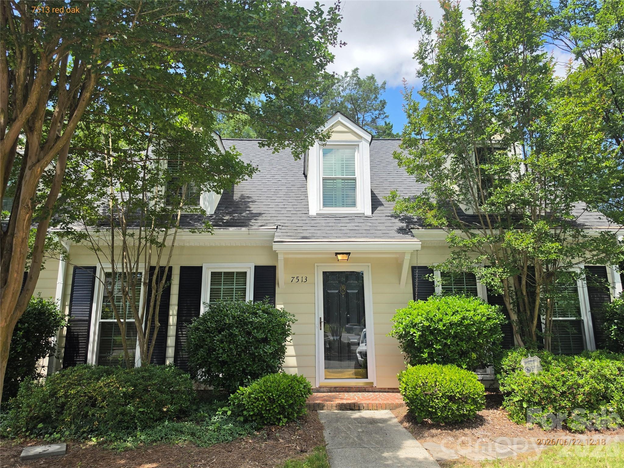 7513 Red Oak Lane — photo