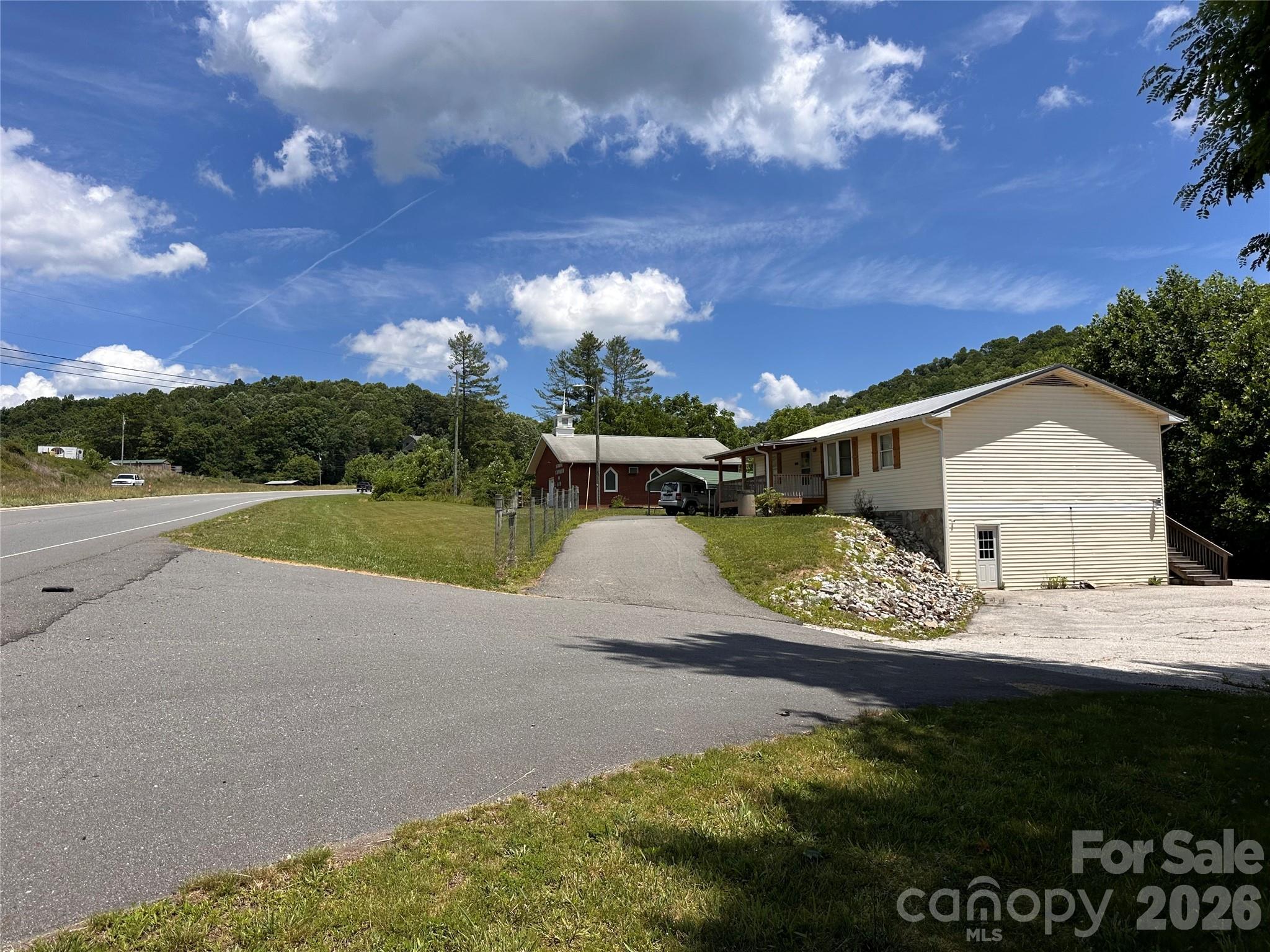 422 US Highway 19E Highway — photo