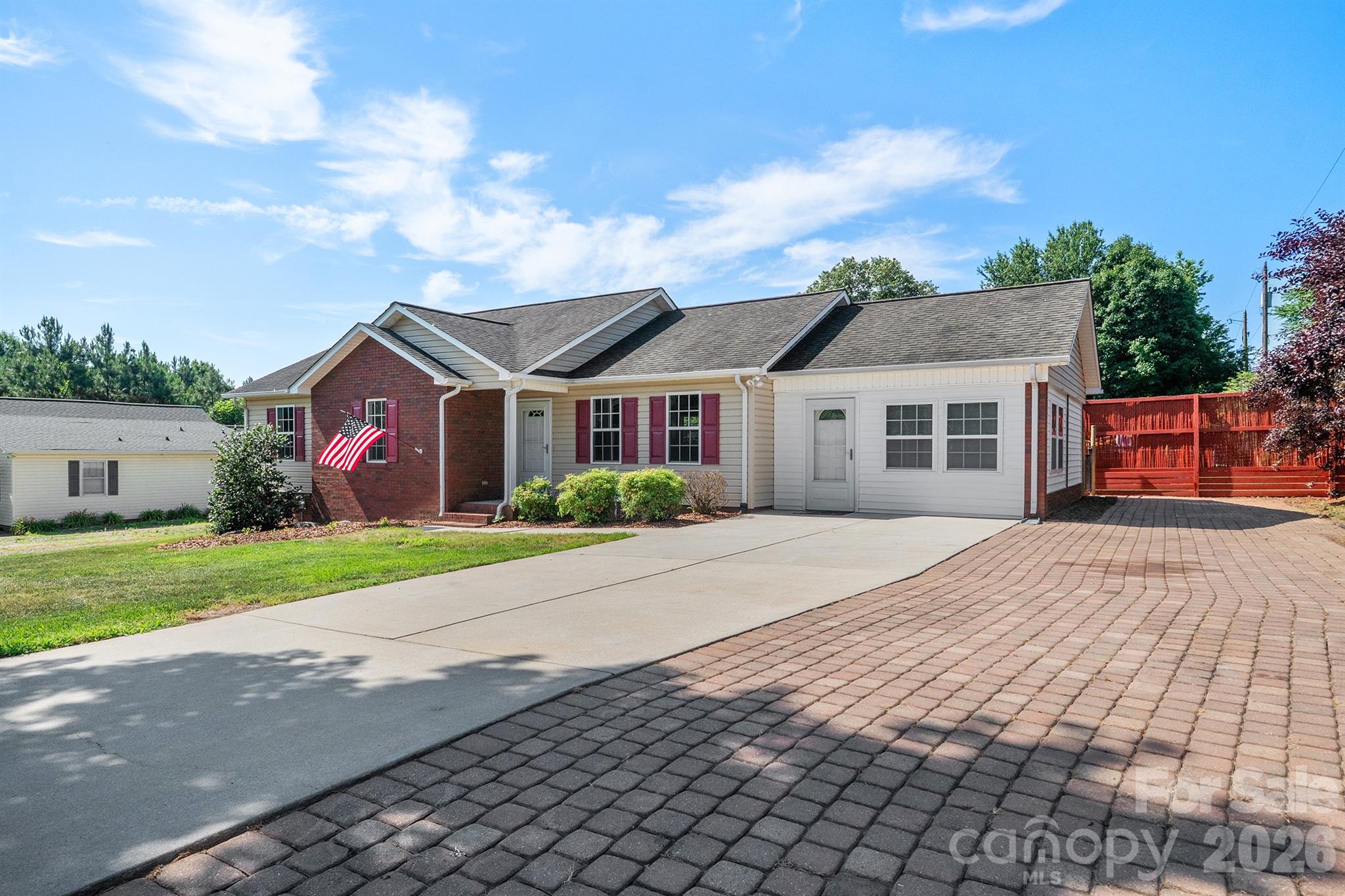 114 Glenwood Valley Drive — photo