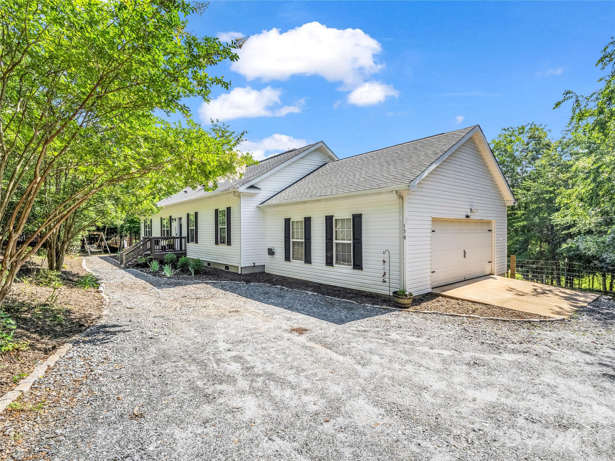 138 Elliott Lane — photo