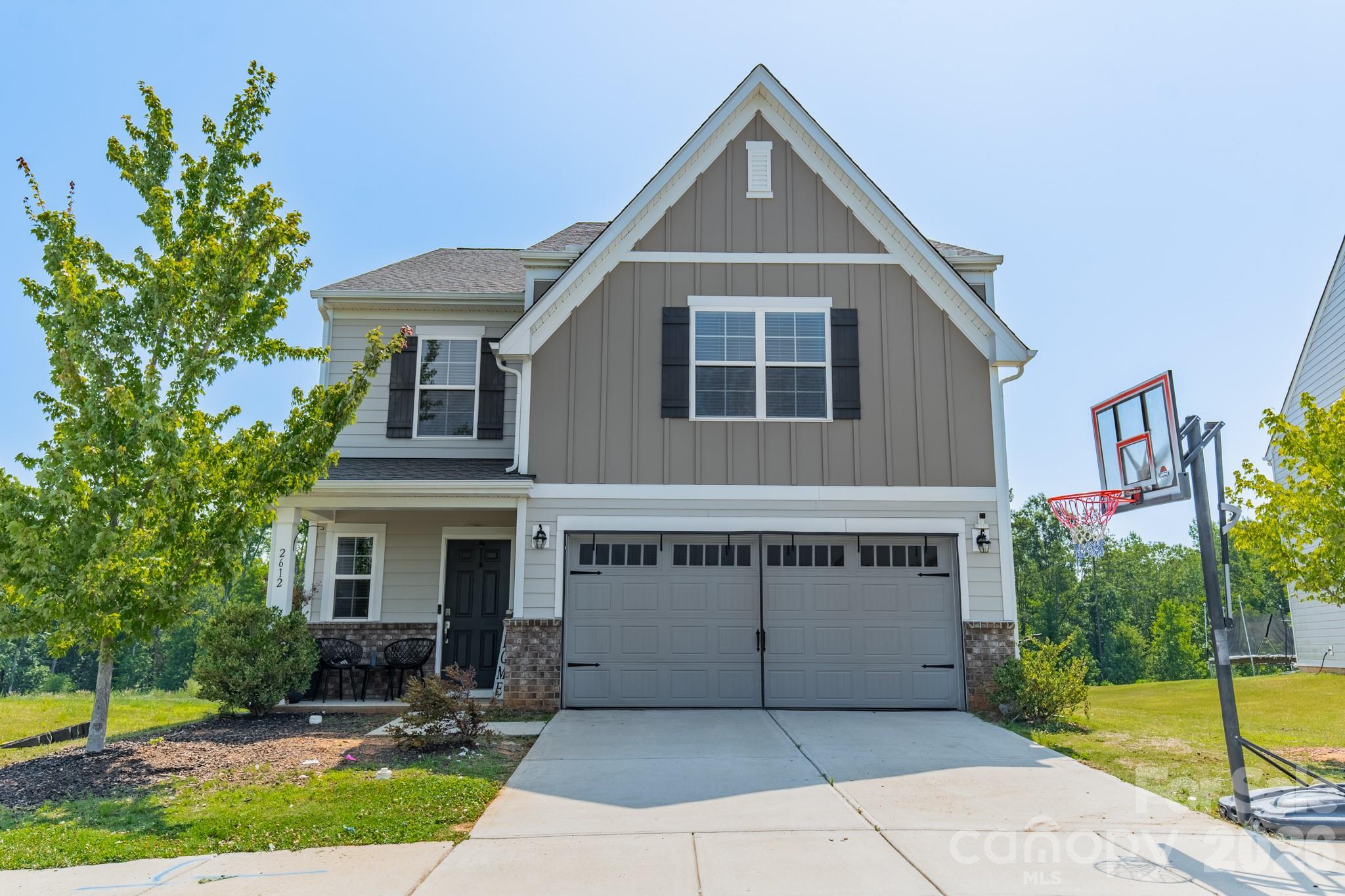 2612 New Summer Court — photo
