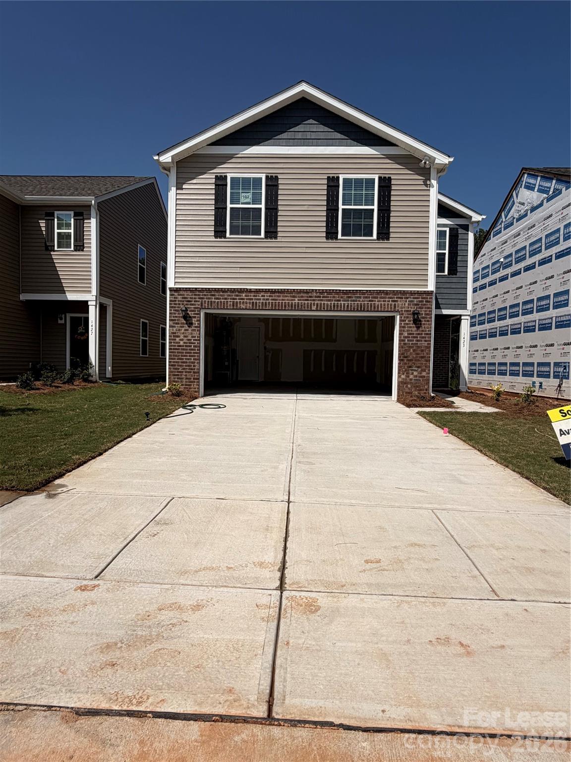 1423 Mammoth Road — photo