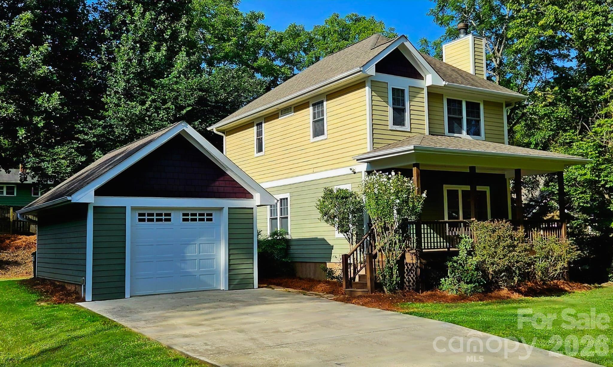 17 Lamar Avenue — photo