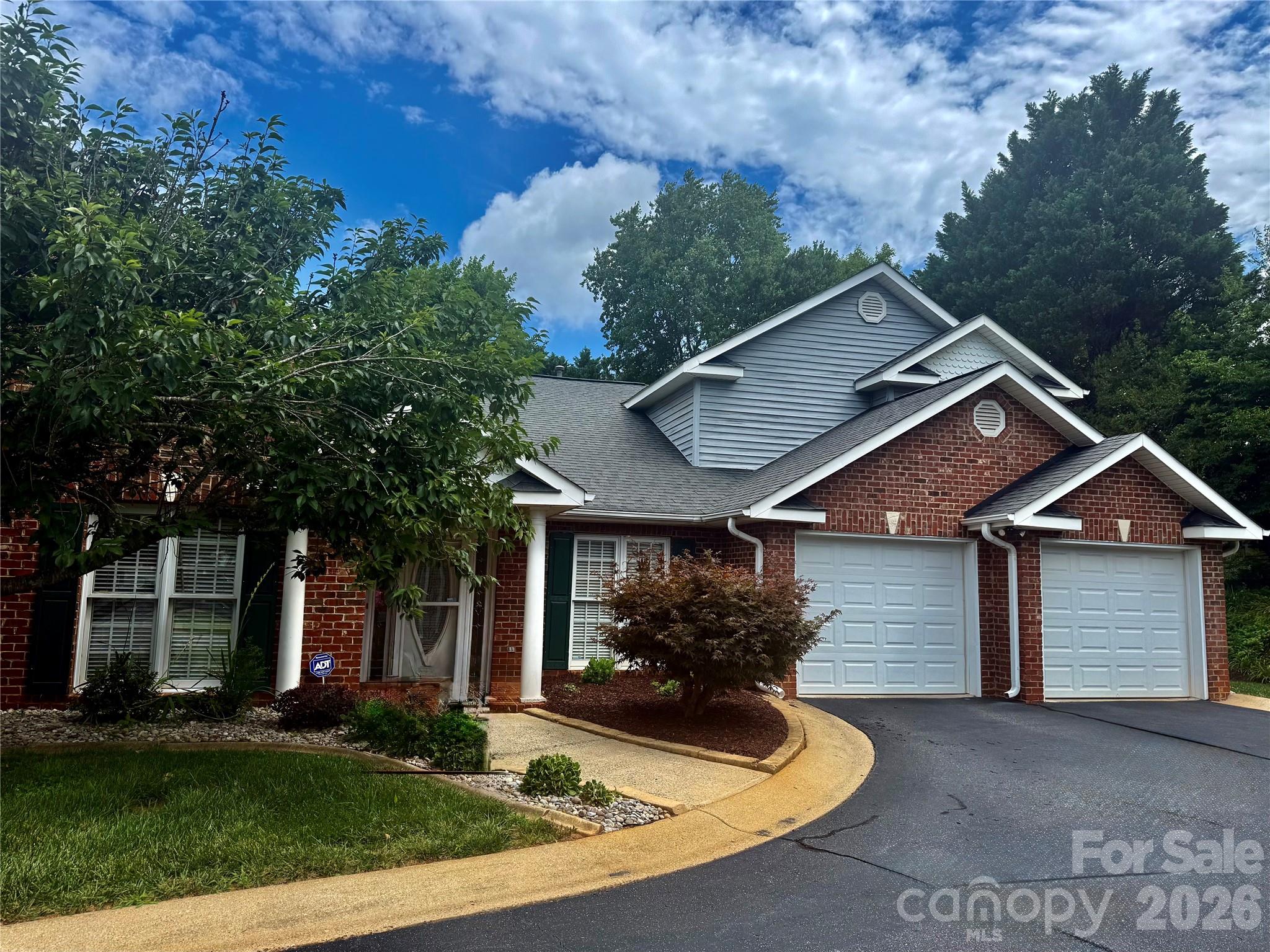 112 Mooreland Drive NE — photo