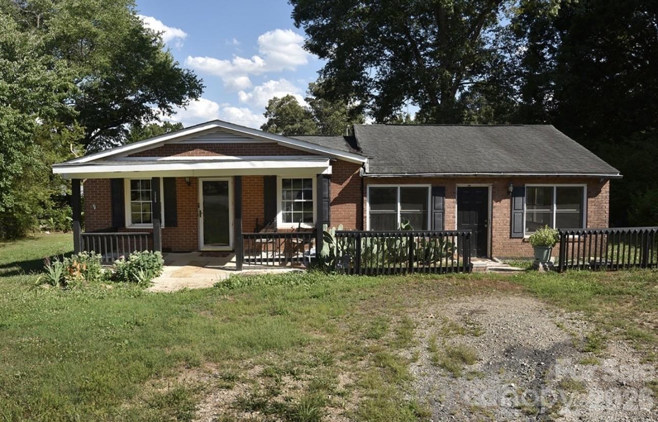 3560 Dogwood Court — photo