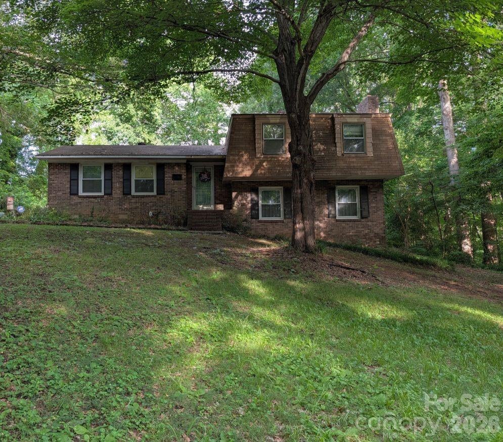 215 Swamp Fox Drive — photo