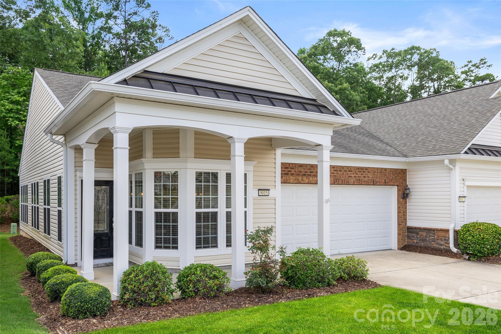 9015 Smokey Hill Lane — photo