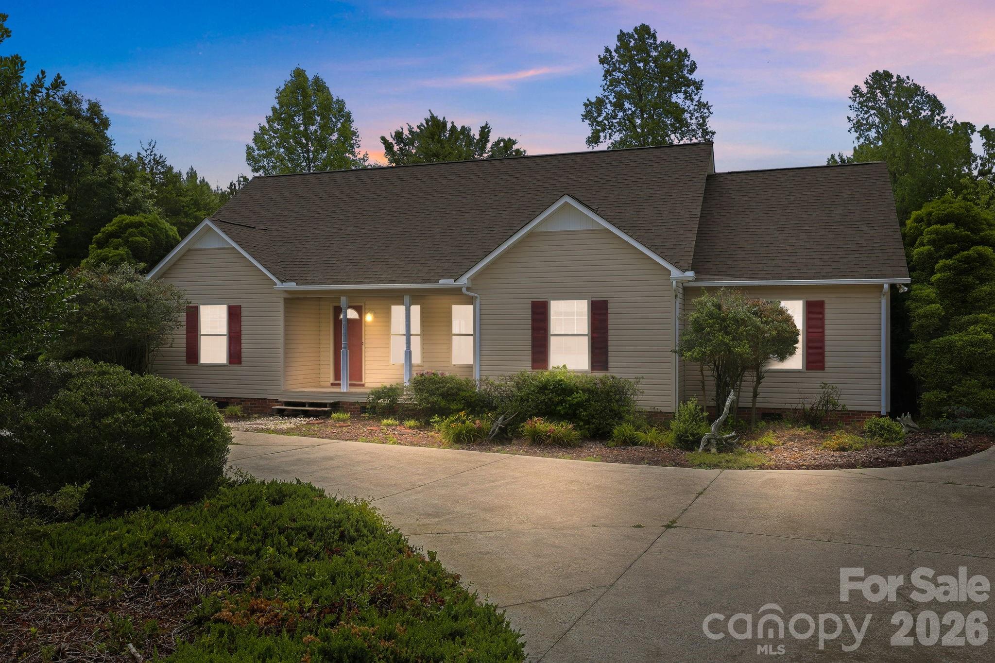 555 Brown Acres Road — photo